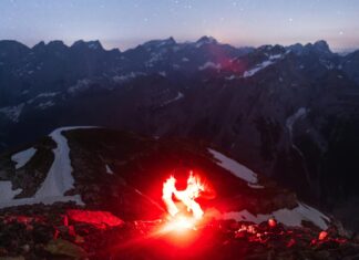 Howlite Properties: Discover The Hidden Benefits Of This Gem